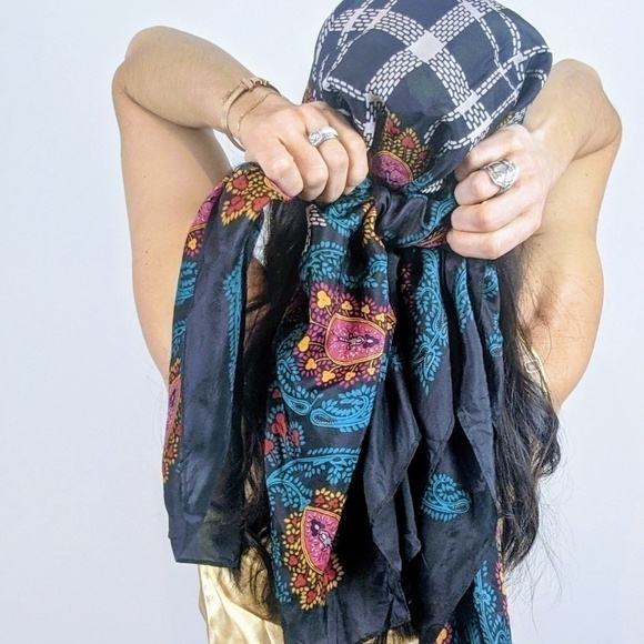 Dian Von Furstenburg Vintage black silk Scarf - Picture 3 of 11